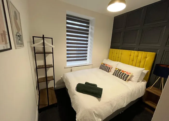 Modern & Retro Two Bedroom Apartment In Barnsley