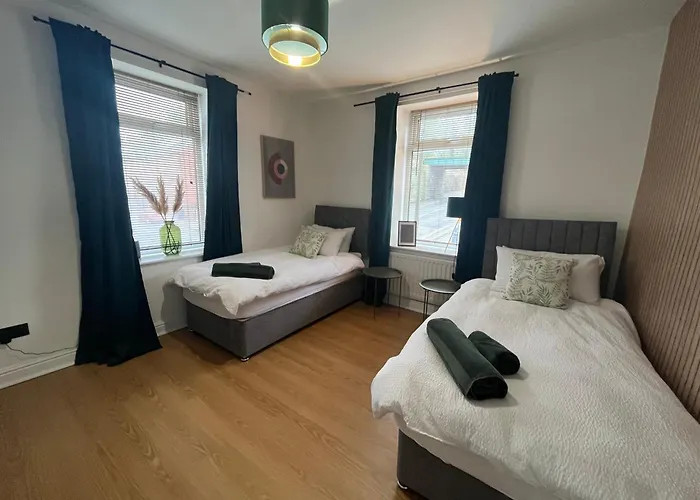 Modern & Retro Two Bedroom Apartment In Barnsley