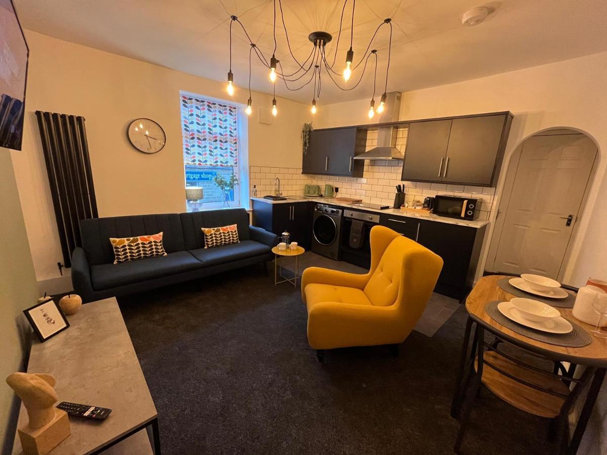 Modern & Retro Two Bedroom In