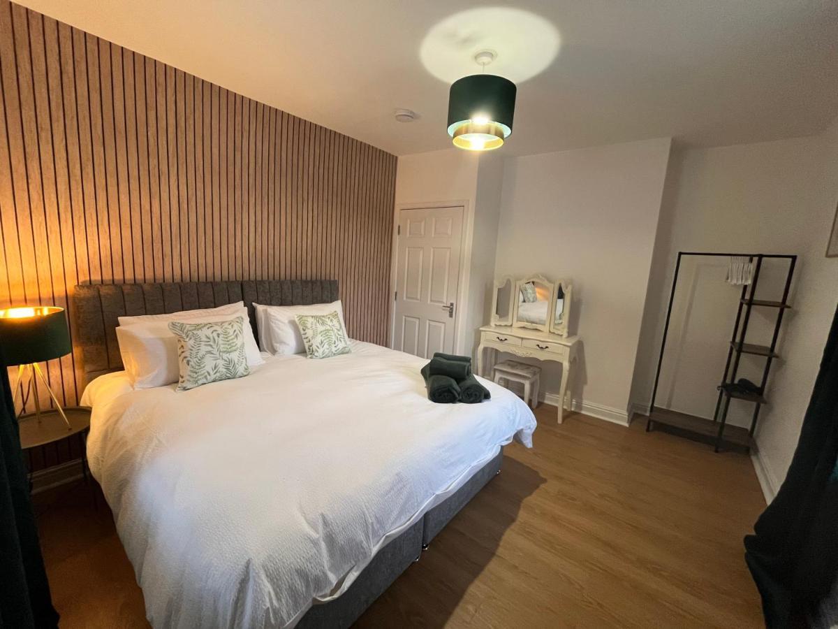 Apartment Modern & Retro Two Bedroom In
