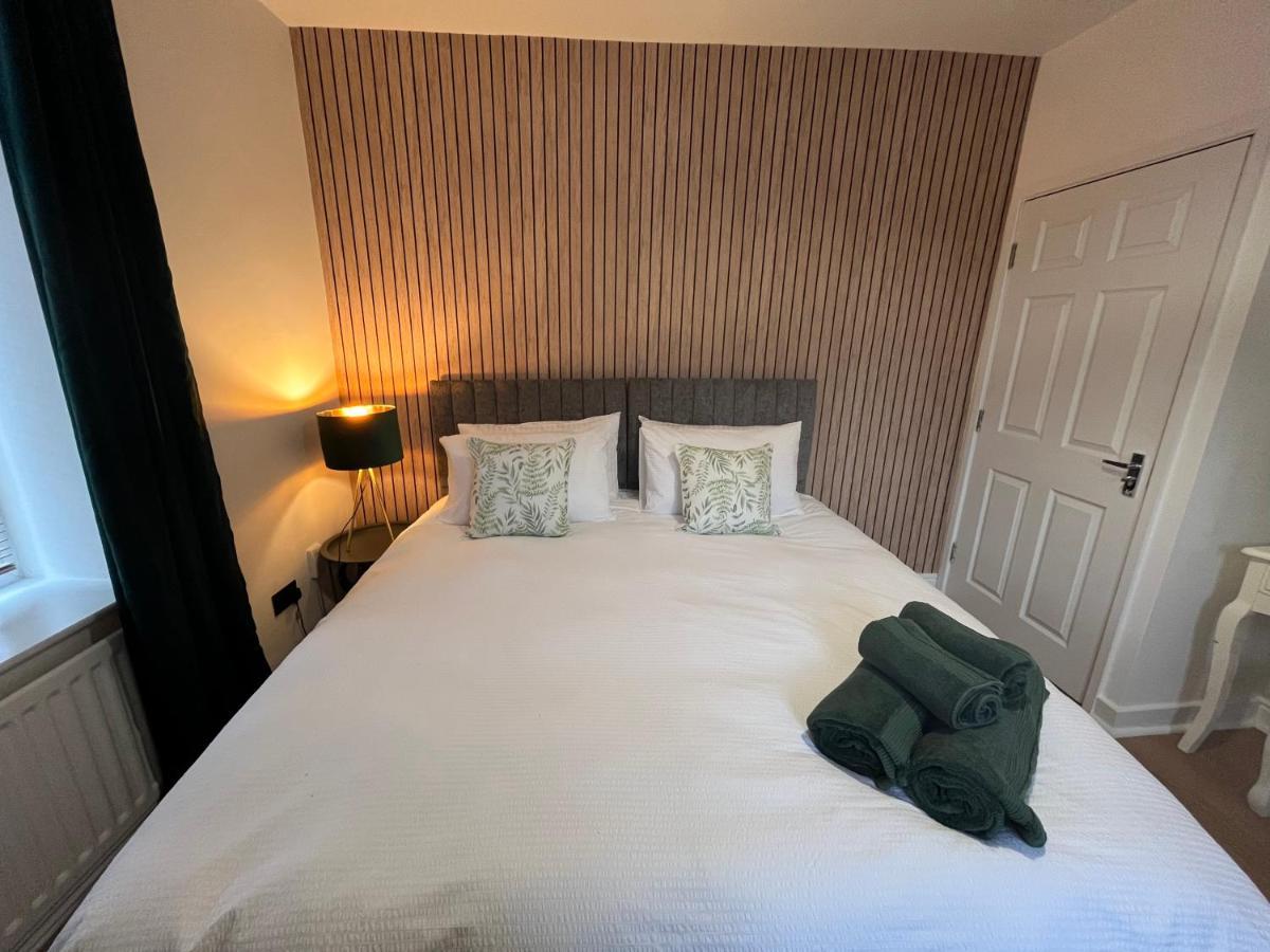 Modern & Retro Two Bedroom In * Barnsley