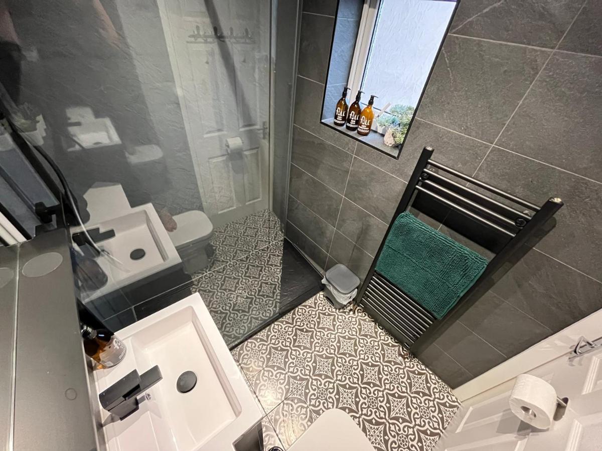 Apartment Modern & Retro Two Bedroom In Barnsley