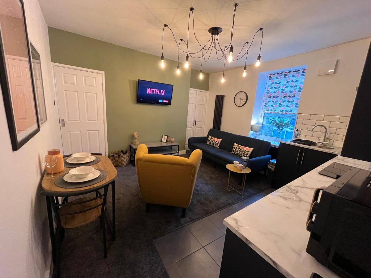 Apartment Modern & Retro Two Bedroom In Barnsley