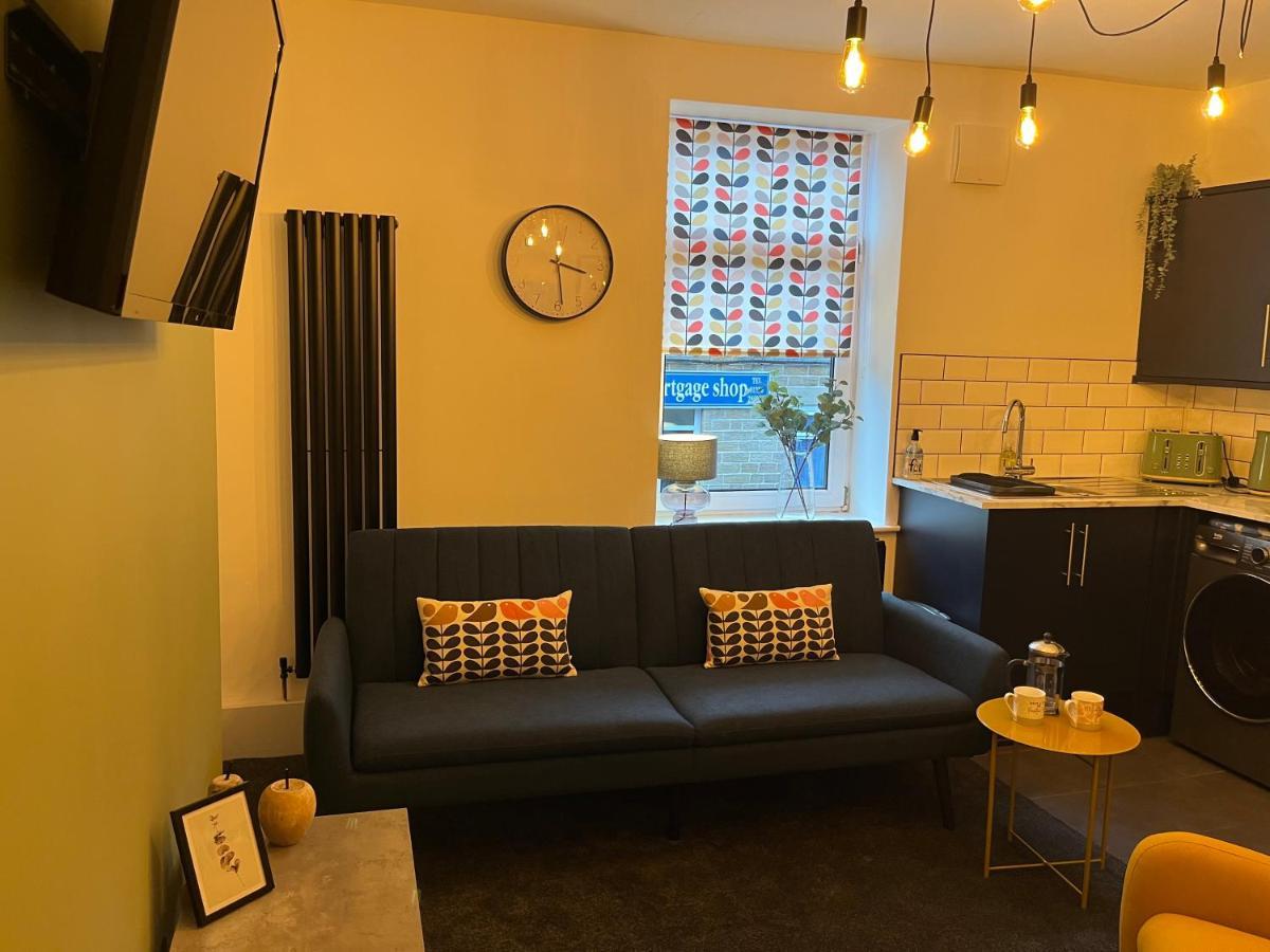 Apartment Modern & Retro Two Bedroom In